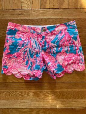 LILLY PULITZER BUTTER CUP SHORTS SIZE 2